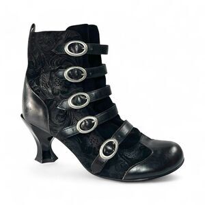 JOHN FLUEVOG Vermeer Baroque Black Buckle Ankle Boots Victorian Granny Size 8